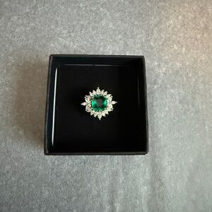 BP Silver and Emerald Gemstone Ring Sz 9